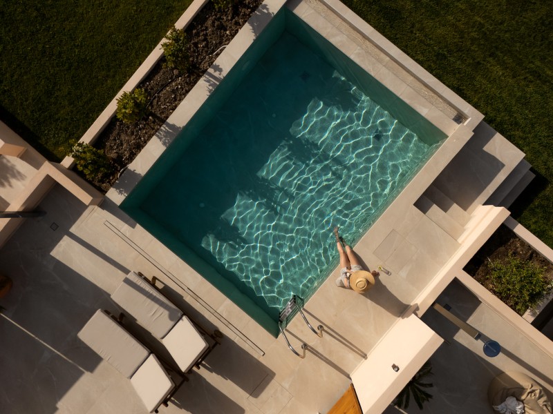 Candelas Pool Picture